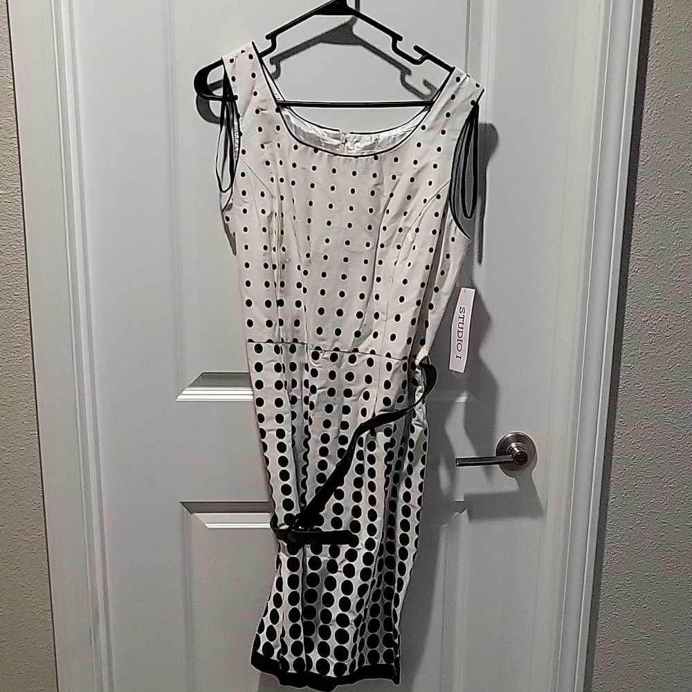 Studio I Elegant Black and White Ensemble - Picture 4 of 5